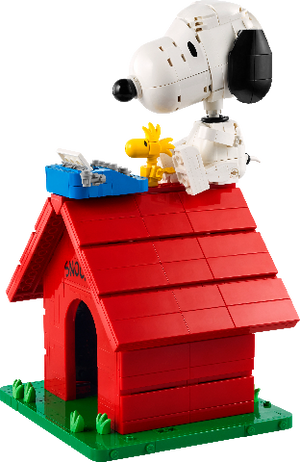 LEGO Ideas Peanuts: Snoopy's Doghouse