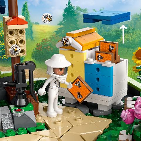 LEGO Friends Beekeepers' House and Flower Garden Treasure Island