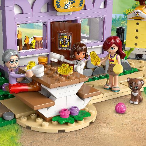 LEGO Friends Beekeepers' House and Flower Garden