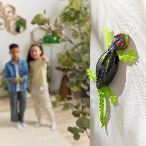 HEX BOTS Wall Crawler Gecko - Treasure Island Toys