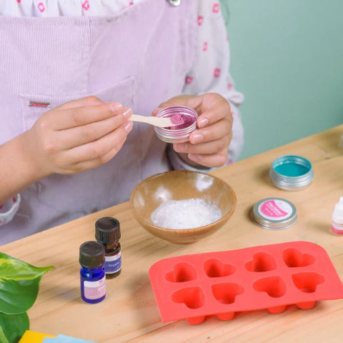 Kiss Naturals DIY Bath Bombs