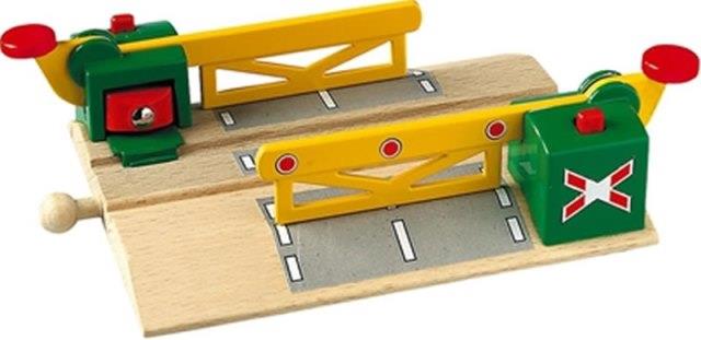 Brio Trains Track - Magnetic Action Crossing - Treasure Island Toys